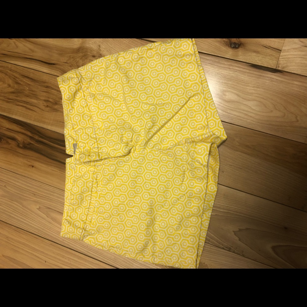 Banana Republic shorts yellow printed